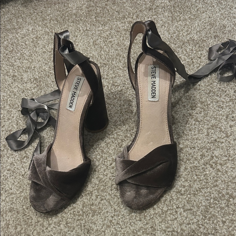 Steve Madden Brown Velvet Ankle Tie Block Heels